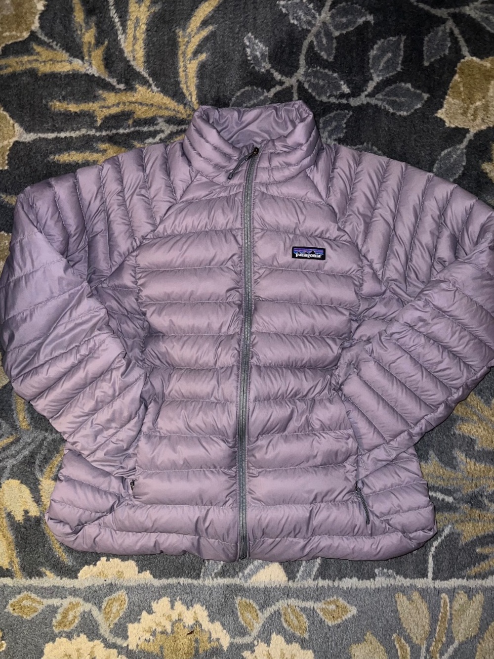 Patagonia Womens XL Sweater Puff Jacket